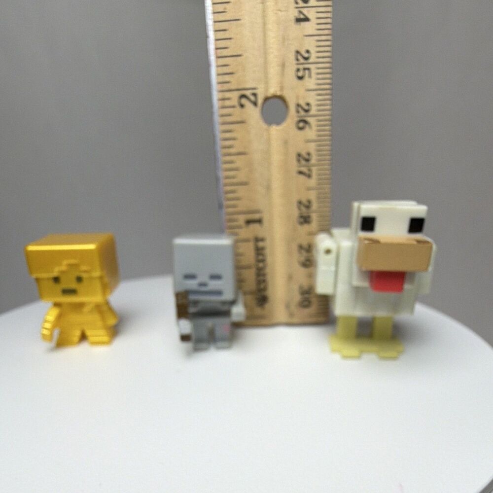 Minecraft Pig & Chicken Mini Figure Set Plastic Multicolor Block Animals - Picture 4 of 5